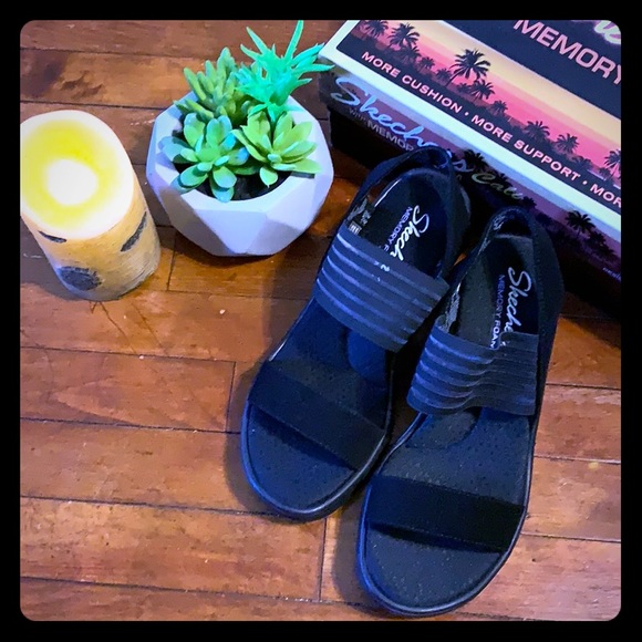 Skechers Shoes - NWT Sketchers Sandals Black